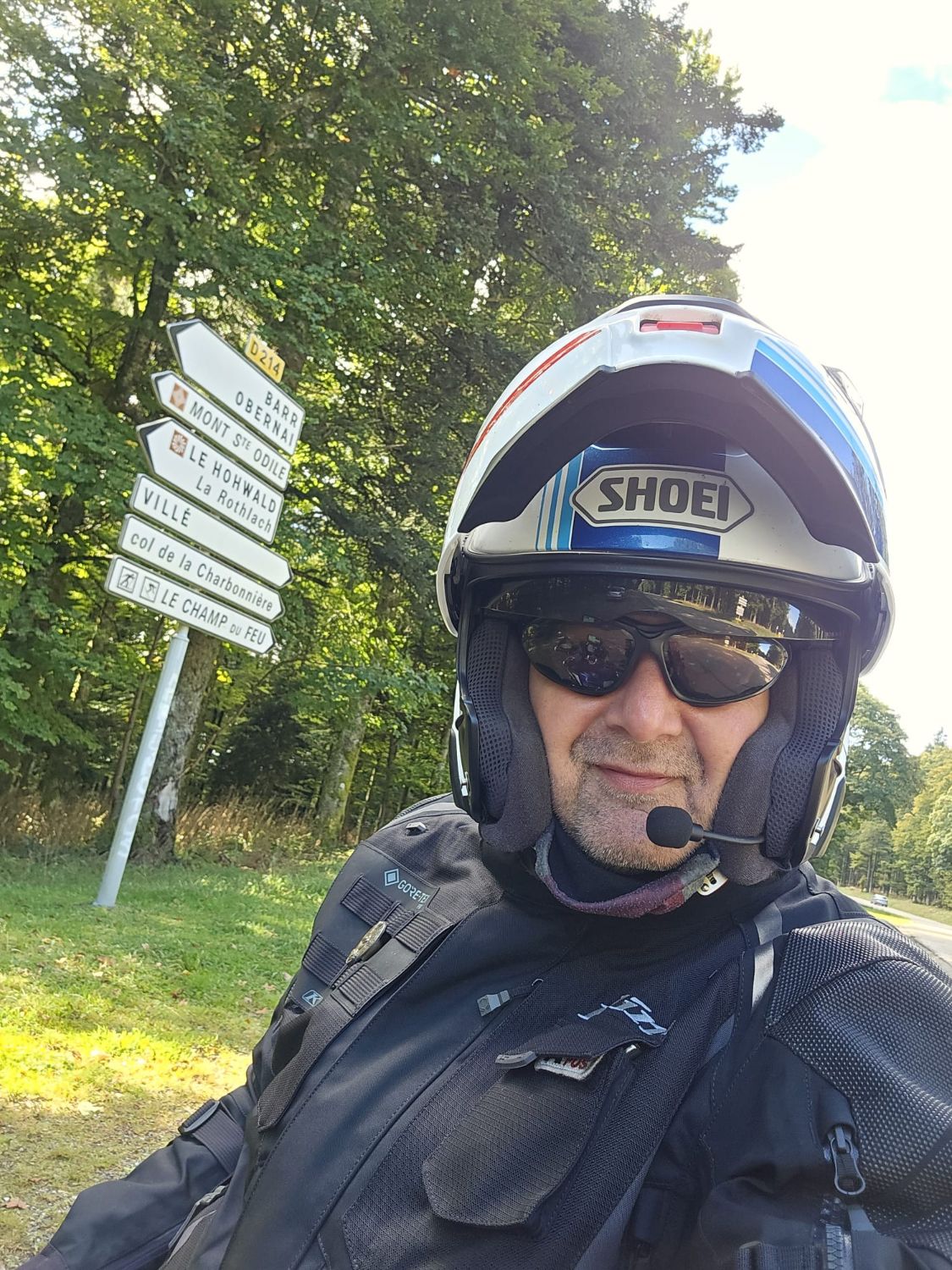 L'artiste casque Shoei dans les Vosges